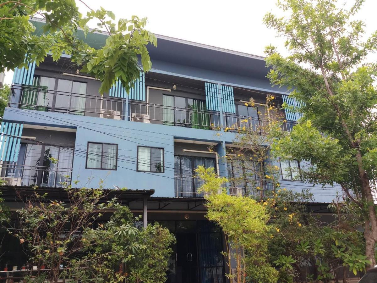 V Tharm Hotel 乌隆他尼 外观 照片