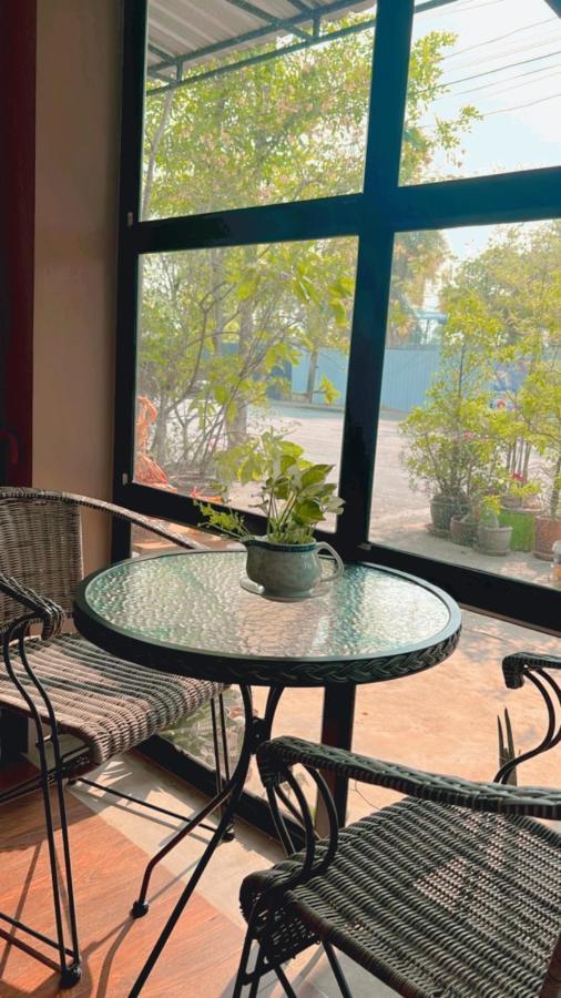 V Tharm Hotel 乌隆他尼 外观 照片
