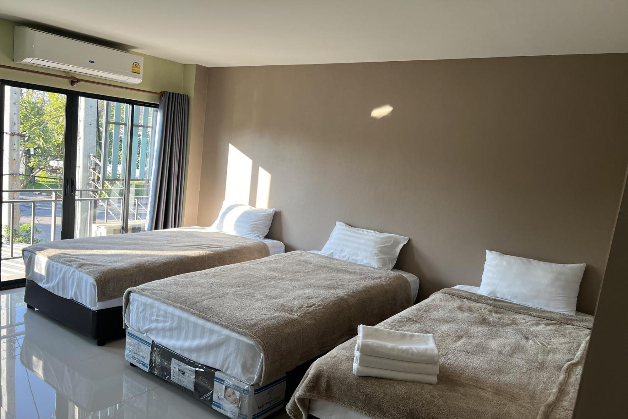 V Tharm Hotel 乌隆他尼 外观 照片